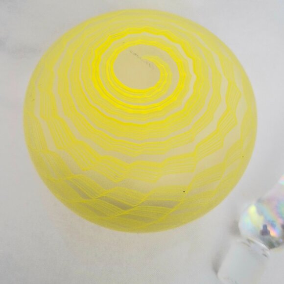Vintage Handblown Art Glass Perfume Bottle – Yellow Frosted with Iridized Stoppe - Picture 4 of 6
